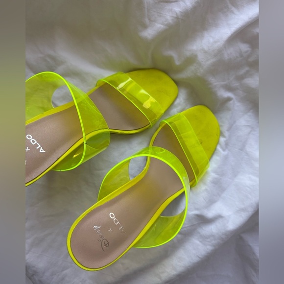 Disney x Aldo Yellow Cinderella Stepsister Jelly Open Toe Heels Size 7 - Picture 9 of 14